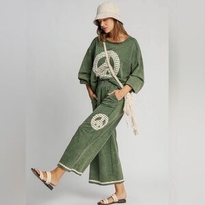 Umgee Hunter Green Peace Sign Set